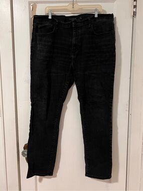 Lucky Brand Men’s Athletic Straight 410 Washed out Black Jeans, Size 40 x 32